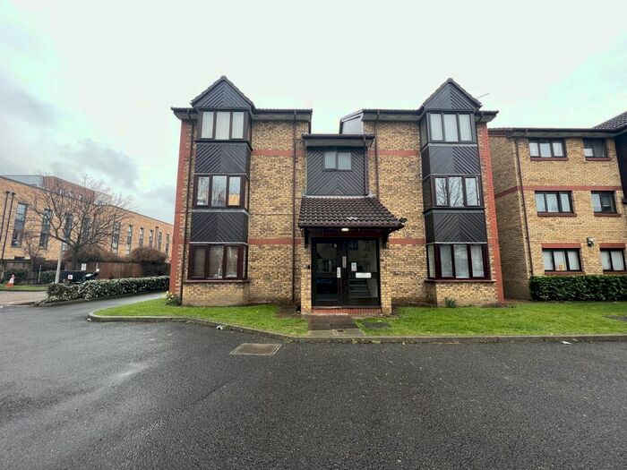 1 Bedroom Studio To Rent In Waterside Close, Barking, IG11