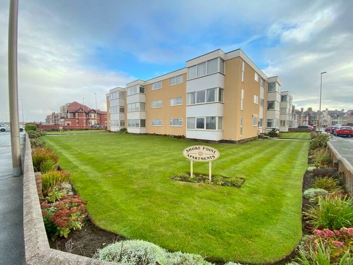 2 Bedroom Flat To Rent In Queens Promenade, Thornton Cleveleys, FY5