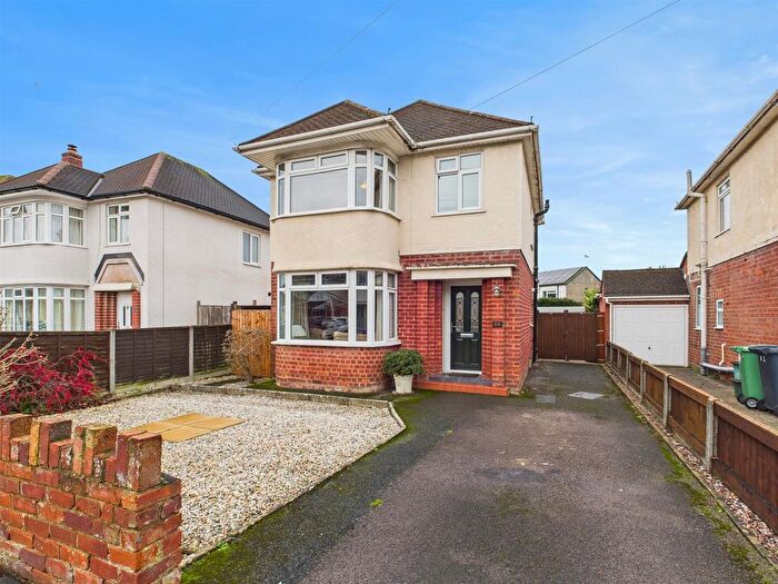 3 Bedroom Detached House For Sale In Colin Road, Barnwood, Gloucester, GL4