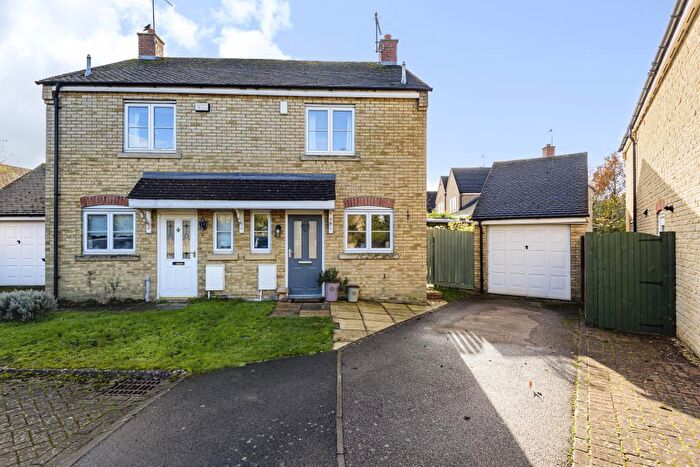 2 Bedroom Semi-Detached House To Rent In Corncrake Way, Bicester, OX26
