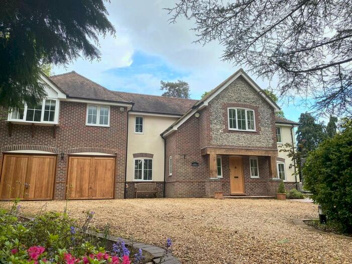 4 Bedroom House To Rent In Hook Crescent, Ampfield, SO51