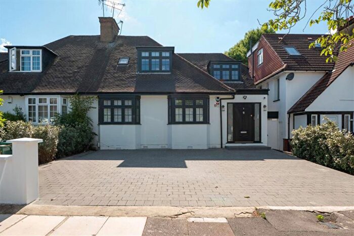 4 Bedroom Semi-Detached House For Sale In Sanderstead Avenue, Cricklewood, NW2