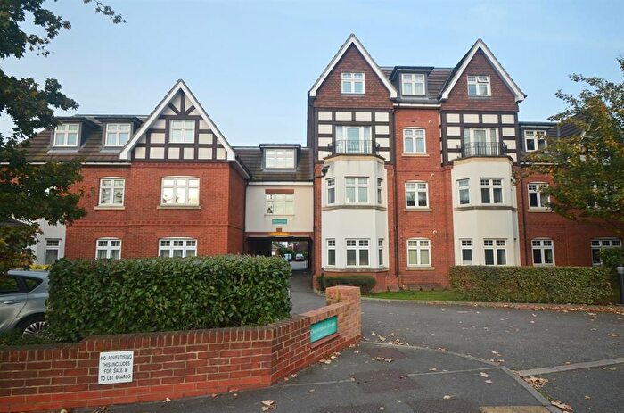 1 Bedroom Flat To Rent In Charlemont House, Cheam Rd, Ewell, KT17