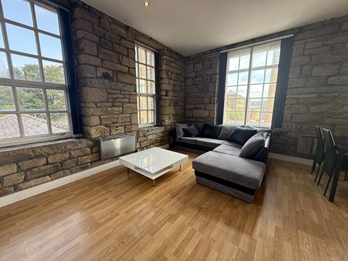 2 Bedroom Apartment To Rent In Firth Street, Huddersfield, HD1