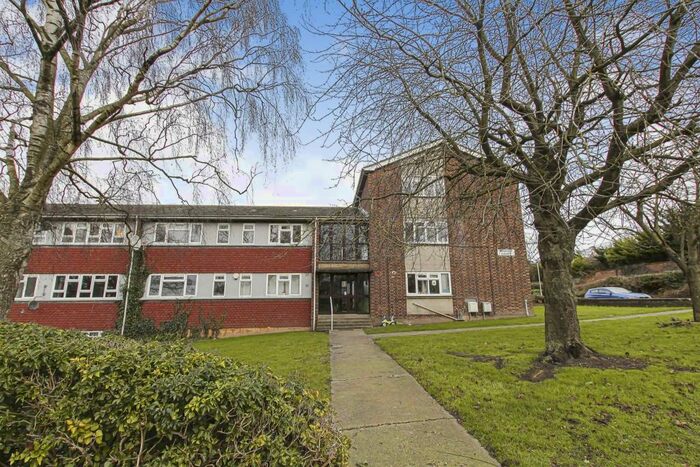 2 Bedroom Apartment For Sale In Rowley Court, Newmarket, CB8