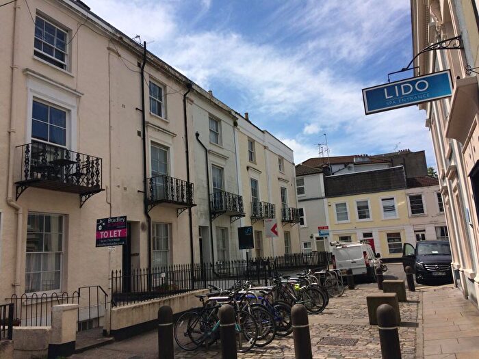 1 Bedroom Flat To Rent In Oakfield Place, Clifton, BS8