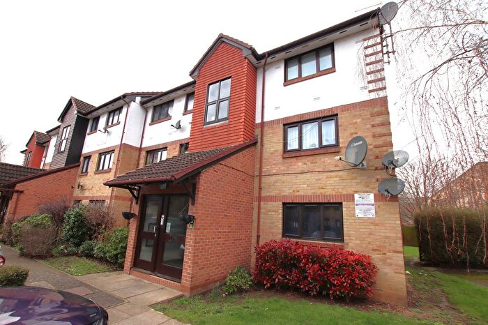 1 Bedroom Flat To Rent In Waterside Close, Barking, IG11