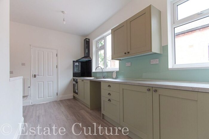 2 Bedroom Flat To Rent In Radford Road, Coventry, CV6