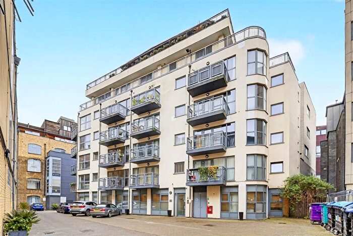 3 Bedroom Flat To Rent In Bell Yard Mews, London Bridge, SE1