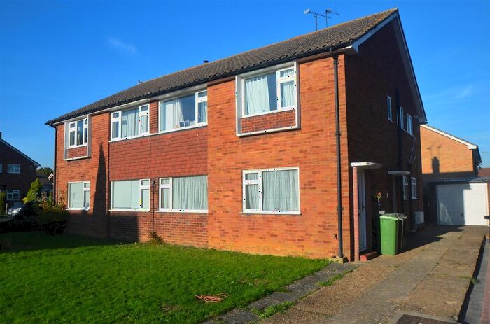 2 Bedroom Maisonette To Rent In Lavender Road, Ewell, Surrey, KT19