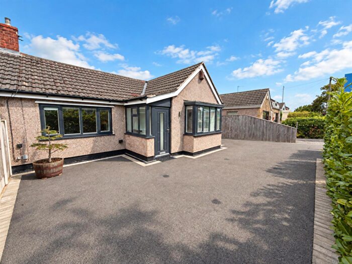 3 Bedroom Semi-Detached Bungalow For Sale In Pensby Road, Pensby, CH61