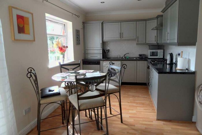 2 Bedroom Duplex To Rent In Deyes Court, Eastway, L31