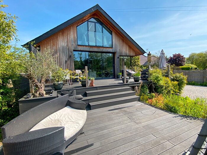 3 Bedroom Detached House To Rent In Towpath, Shepperton, TW17