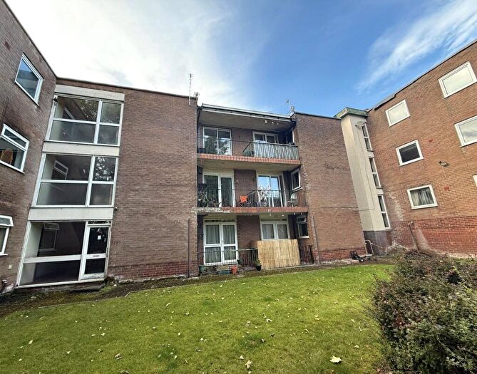 2 Bedroom Apartment For Sale In Hill View Court, Bolton, Greater Manchester, BL1