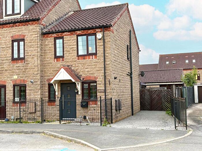 2 Bedroom End Of Terrace House For Sale In North Cliff Road, Kirton-In-Lindsey, North Lincolnshire, DN21