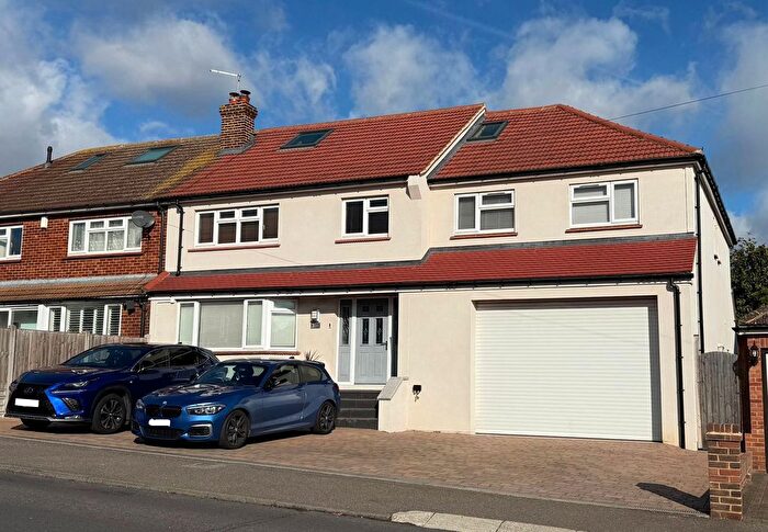 7 Bedroom Semi-Detached House For Sale In Dene Holm Road, Northfleet, DA11