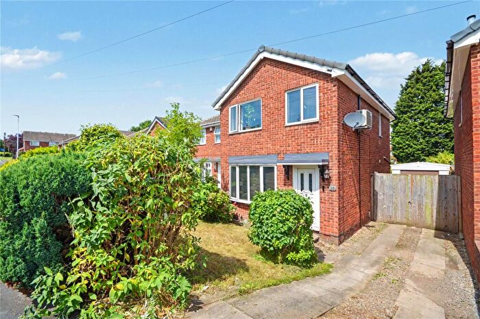 3 Bedroom Detached House For Sale In Southleigh Crescent, Leeds, LS11