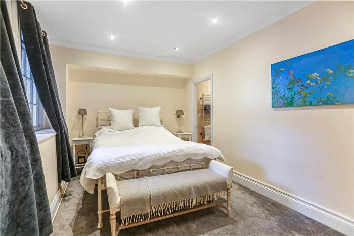 3 Bedroom Flat For Sale In Kings Gardens, Hove, BN3