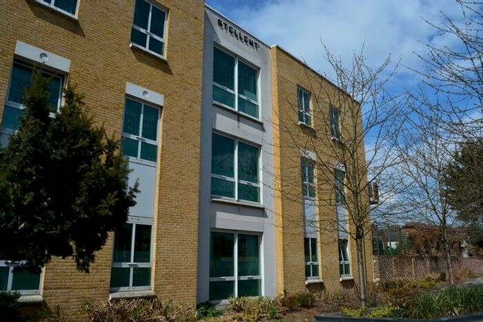 Studio To Rent In High Street, Slough, SL1