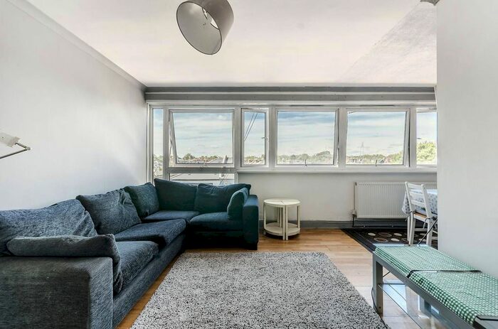 1 Bedroom Flat To Rent In Lordship Lane, East Dulwich, London, SE22