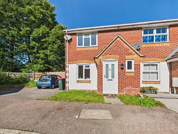 2 Bedroom Semi-Detached House To Rent In Stable Close, Maidenbower, RH10