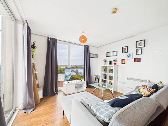 2 Bedroom Apartment To Rent In Stillwater Drive, Manchester, M11