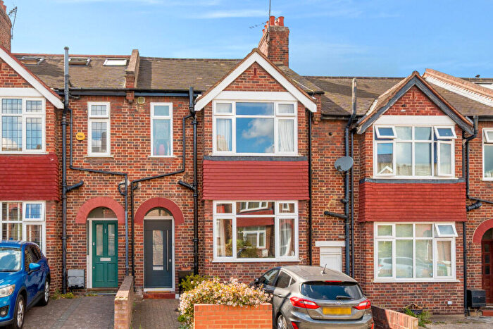 3 Bedroom Terraced House For Sale In Mayhill Road, Charlton, London, SE7