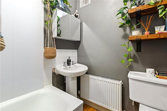 1 Bedroom Flat For Sale In Dagnan Road, Clapham South, SW12