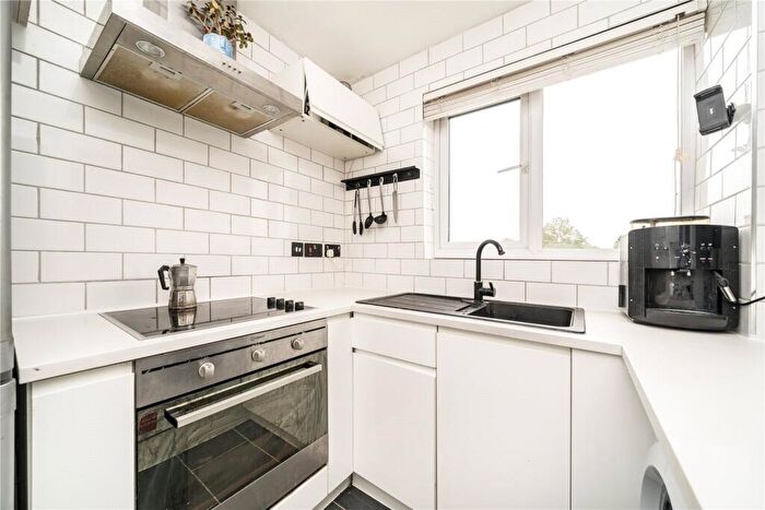 1 Bedroom Flat To Rent In Glenville Grove, London, SE8