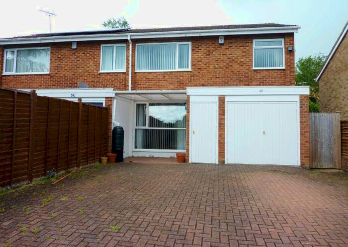 3 Bedroom Semi-Detached House To Rent In Kingsway, Caversham Park Village, RG4