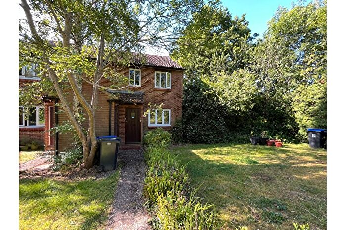 1 Bedroom Flat To Rent In Bankside, Woking, Surrey, GU21