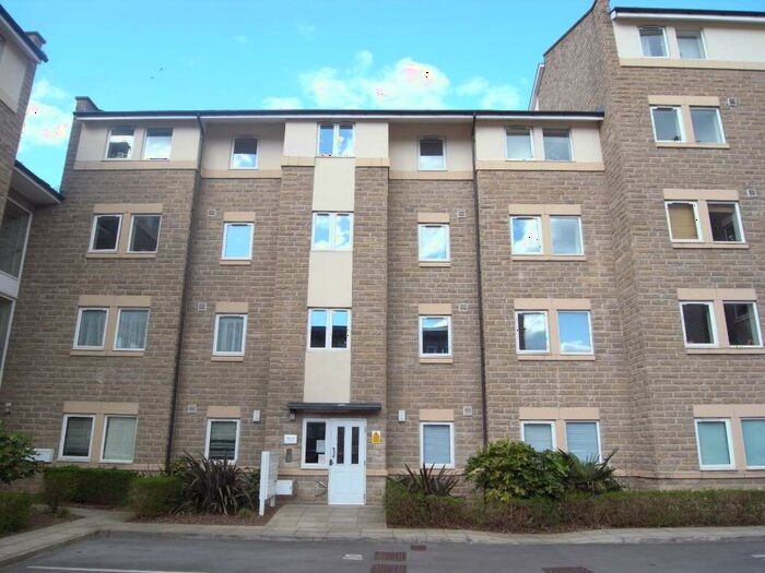 2 Bedroom Flat To Rent In Thwaite Court, Cornmill View, Horsforth, Leeds, LS18