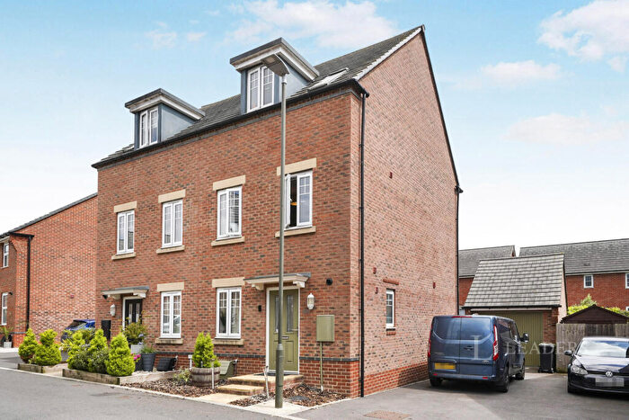 4 Bedroom House To Rent In Gilbert Young Close, Great Oldbury, Stonehouse, GL10