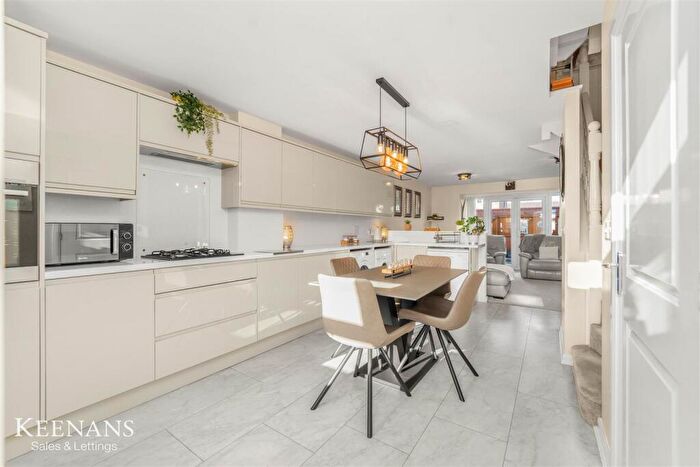 4 Bedroom Town House For Sale In Holden Drive, Swinton, Manchester, M27