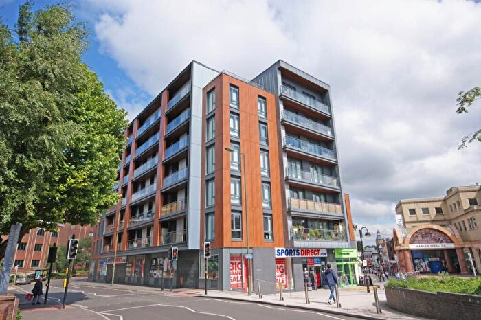 2 Bedroom Apartment To Rent In Queensway, Redhill, RH1