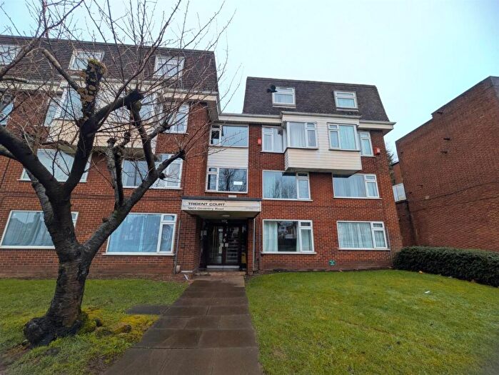 2 Bedroom Flat For Sale In Coventry Road, South Yardley, Birmingham, B26