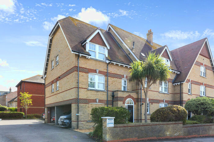 2 Bedroom Flat To Rent In Greenhill, Weymouth, DT4