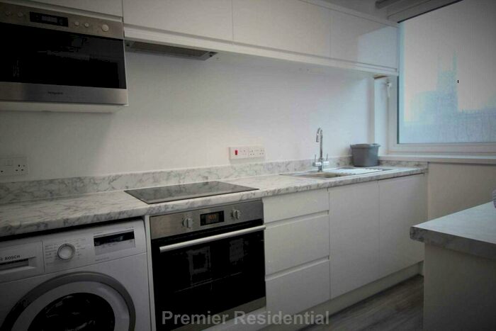 1 Bedroom Apartment To Rent In St George`s Court, Angela Street, Manchester, M15