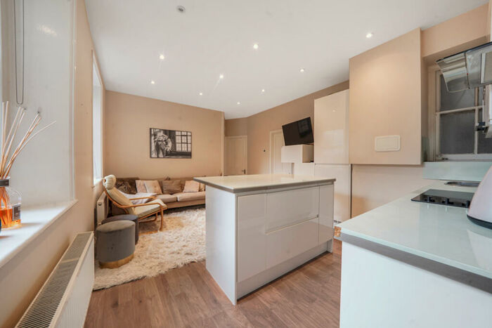 2 Bedroom Flat To Rent In Brunswick House, - Balcombe Street, NW1