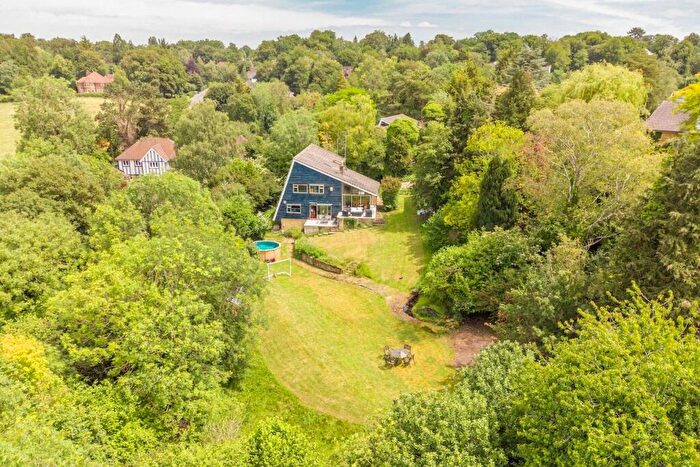 4 Bedroom Detached House For Sale In Hampden Hill, Beaconsfield, HP9