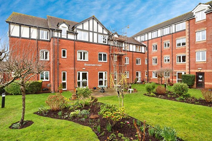 2 Bedroom Flat For Sale In Springfield Road, Southborough, Tunbridge Wells, TN4