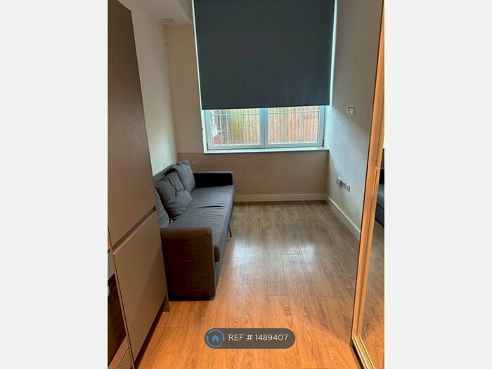 Studio To Rent In Church Way, Edgware, HA8