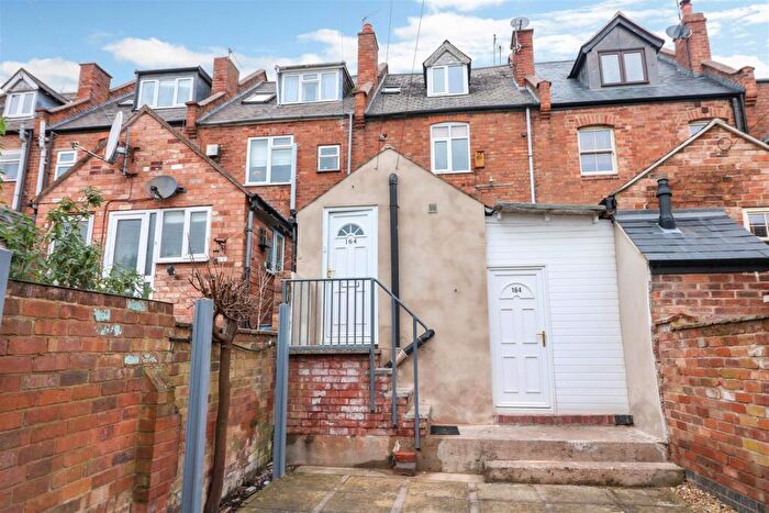 2 Bedroom Apartment To Rent In Emscote Road, Warwick, CV34