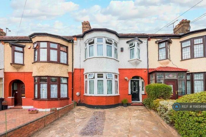 4 Bedroom Terraced House To Rent In Grangeway Gardens, Ilford, IG4