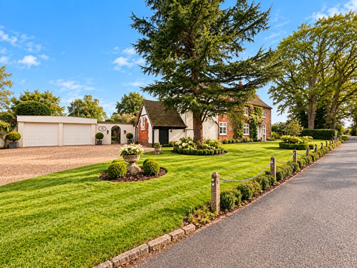 4 Bedroom Detached House For Sale In Crabmill Lane, Nr Wythall, Birmingham, B38