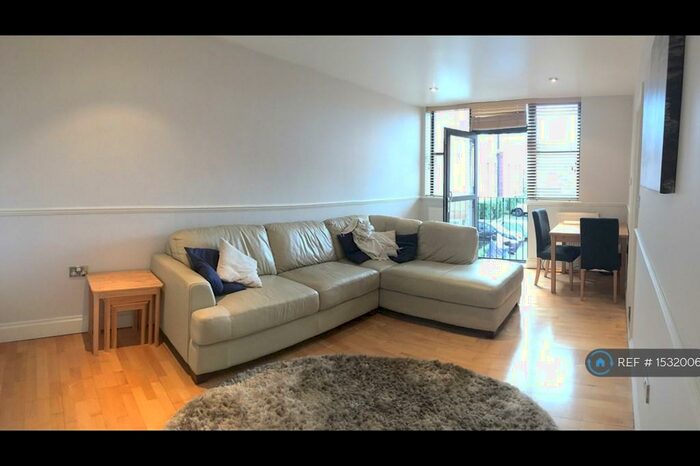 2 Bedroom Flat To Rent In Bradstock Road, London, E9