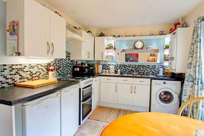 2 Bedroom Semi-Detached House For Sale In Waun Gron, Swansea, SA8