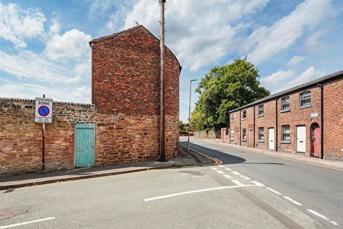 2 Bedroom Semi-Detached House For Sale In Shaw Street, Macclesfield, SK11