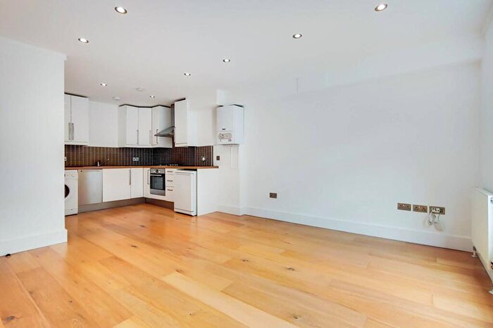 1 Bedroom Apartment To Rent In Holloway Road, Islington, N7