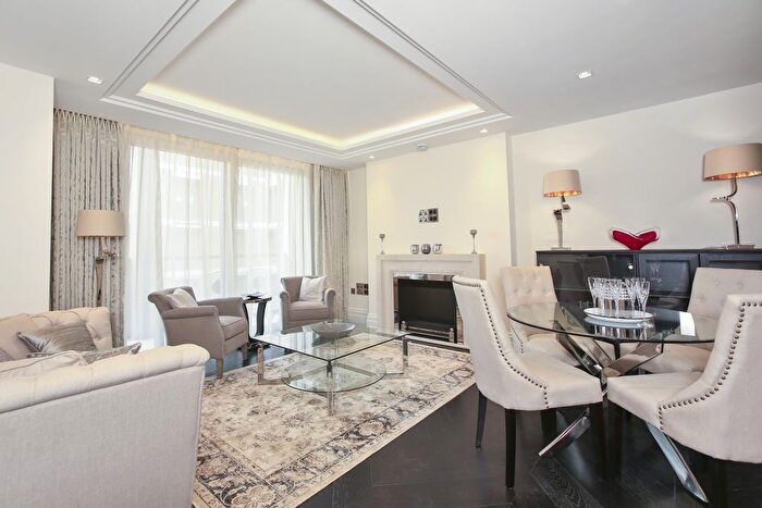 2 Bedroom Flat For Sale In Gladstone House, Strand, WC2R